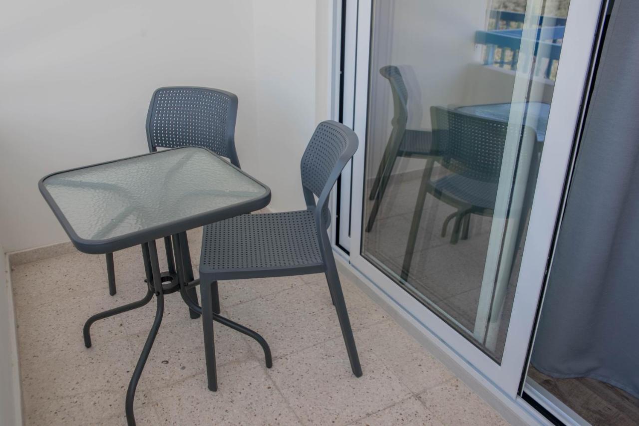 Modern Apartment Not Far From The Beach Paphos 外观 照片