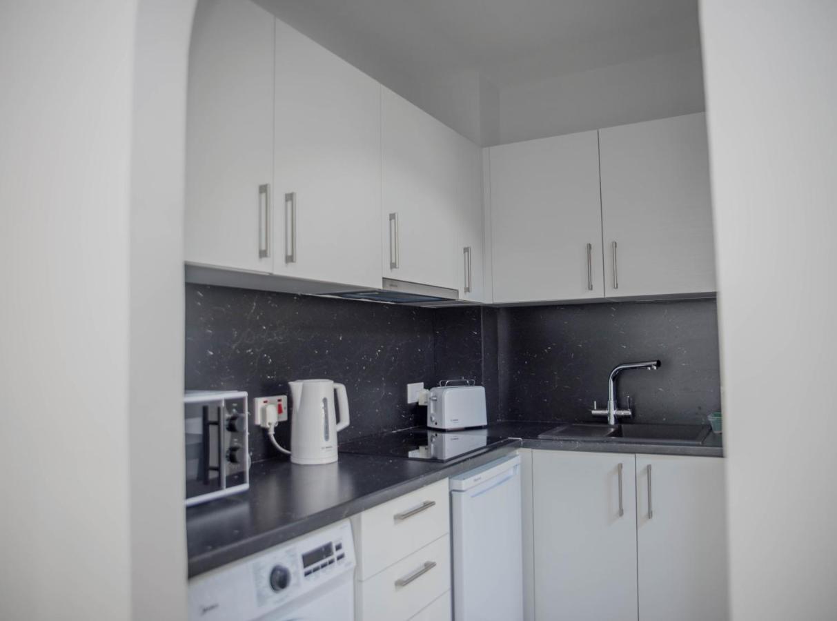 Modern Apartment Not Far From The Beach Paphos 外观 照片